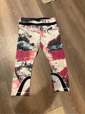 lululemon athletica abstract Capri Leggings
